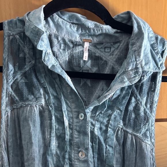 Free people Sleeveless Blue Women's Top size medium - Picture 3 of 4